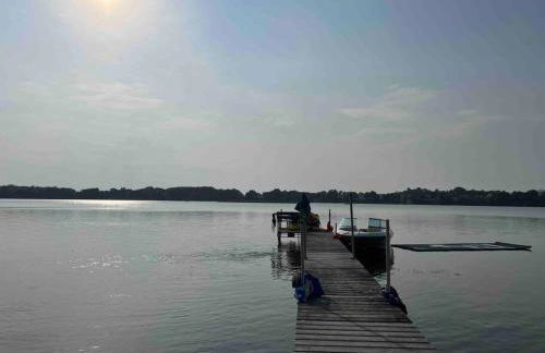 Lake Cabin; Renovated, Flat Lot, Dock, Sandy Beach, Many Games and Lake Toys! - Foto 24