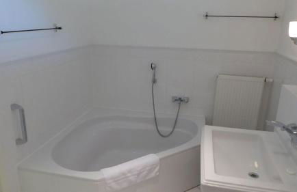 Gut-Rattelvitz-Parterre-A-hochwertig-Sauna-Kamin-eTankstelle-Spielscheune-15-000qm-Parkland - Foto 73