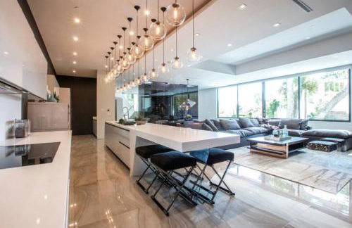 Beverly Hills Luxurious 4BR Villa with Pool and Views - Foto 13