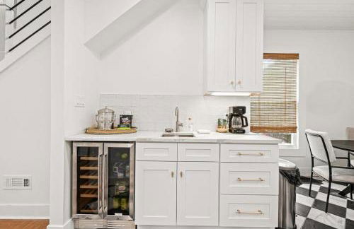 4BR for 10, Near Ark, High-Tech Kitchen, Parking! - Foto 13