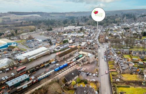 Small, Cosy 2BR 1Bathroom Nearby the Town Center - Photo 10