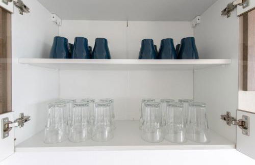 Tolstov Apartments - 3 Room Apartments - Kitchen - Balcony - 5 min to Messe DUS - Foto 31