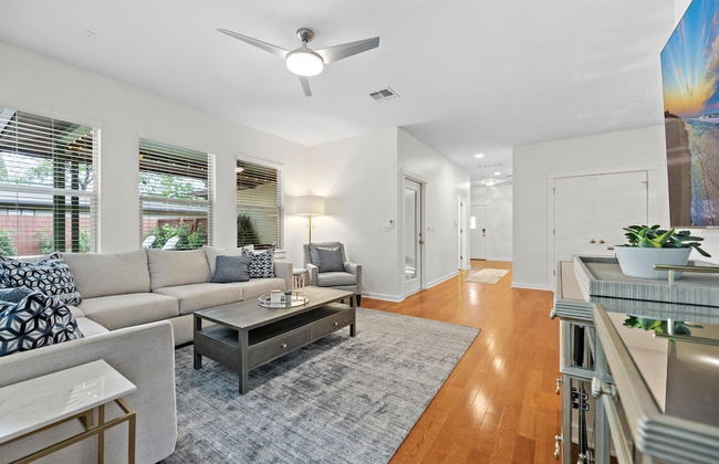 Large South Austin Home with a Pool - Foto 15