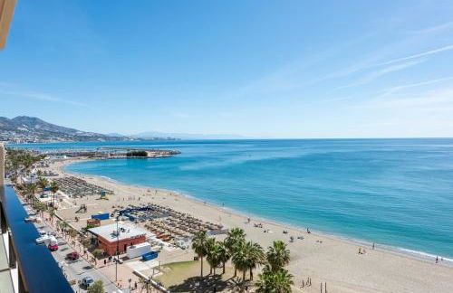 BEACHFRONT -- NEW LUXURY Apartment -- 1ª Linea Playa -- Fuengirola CITY CENTER -- Private PARKING -- Panoramic Sea Views -- - Photo 7