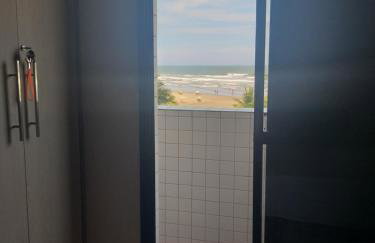 Frente para o mar - vista espetacular de todos os cômodos - Foto 32