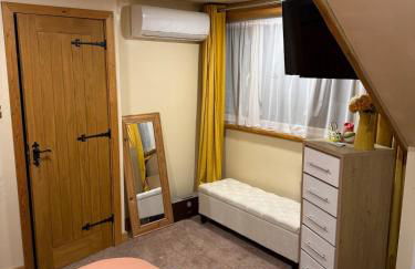 Detached property, beams, hot tub large garden - Photo 5