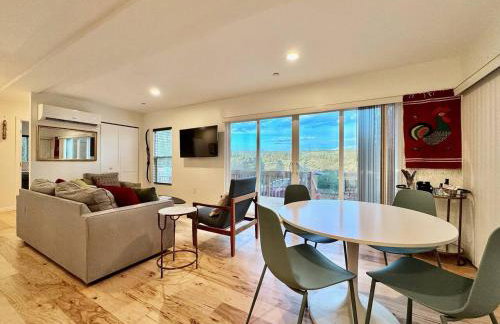 Unique Container, Home 20 Acres, Modern Stay - Photo 3