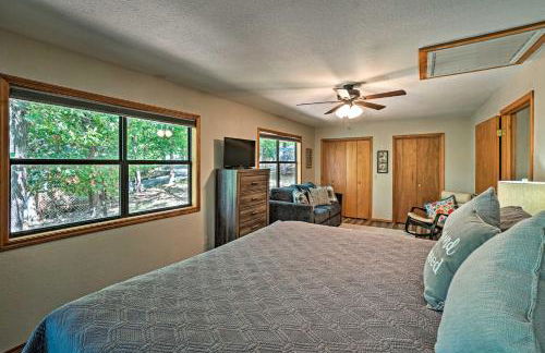 Home with Large Deck on Table Rock Lake! - Foto 14
