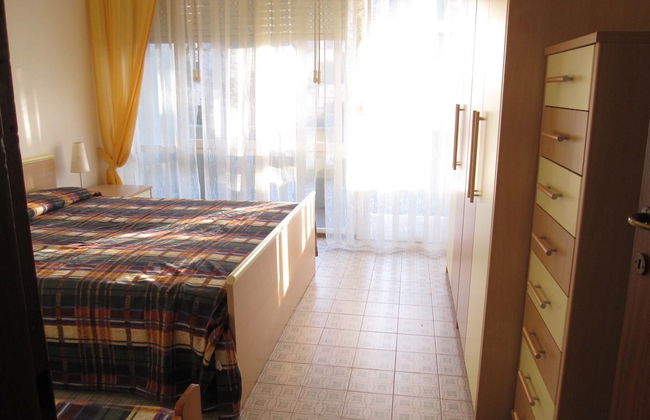 Modern Flat With Balcony and Lift at Grado Pineta - Photo 5