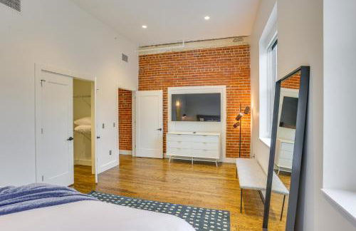 Downtown Omaha Getaway with Deck and Gas Grill! - Foto 19