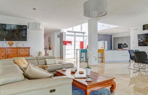 Villa Vista Verde Mijas Golf - Luxury with Optional heated pool & jacuzzi - Photo 17