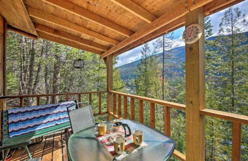 Private Yaak River Hideaway with Deck and Mtn Views! - Foto 22