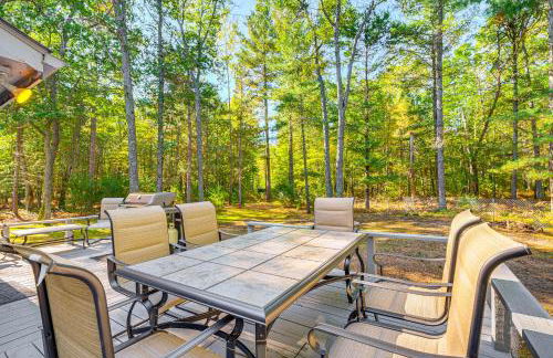 2 Blocks to Boat Ramp Higgins Lake House with Grill - Foto 21