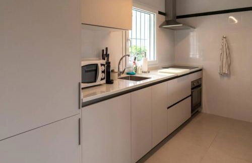 TurAlmeria - Casa Tranquila con Jardín y Aparcamiento privado - Foto 33