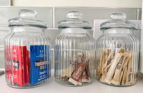 PRIMROSE COTTAGE, Sleeps 5, Stylish Cottage, Central, Close to Beach, shops and restaurants - Foto 32