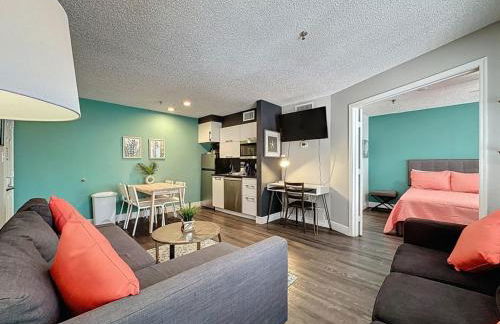 Two bed condo in Parkway Palms Resort condo - Foto 1