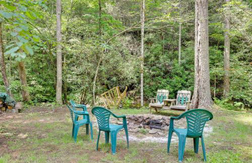 Secluded Cross Creek Cabin with Deck and Fire Pit! - Foto 25