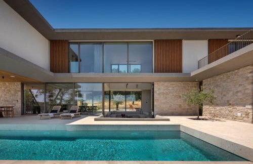 Villa bOx in Central Istria for 14 persons with wellness, 54 m2 heated pool, & kids playground - Foto 27