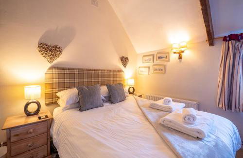 Charming Cottage near Dartmouth with Log Burner - Photo 17