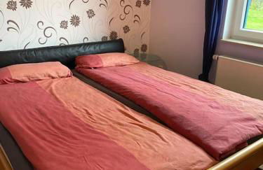 Zimmer mit eigenem Bad in Einfamilienhaus - Foto 1