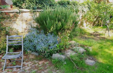 The Old Bank Beautiful Cotswold House with Huge Garden - Photo 34