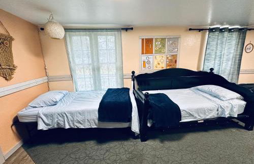 EZ 1 mile to Fort Sill! Pumpkin Cottage sleeps 9, grills, firepit, laundry - Foto 22