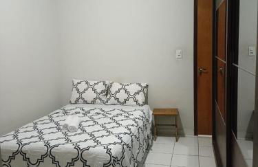 Casa Inteira Perto de tudo com 3Quartos 1Suíte Wifi Rápida e Garagem Privativa - Foto 2