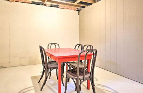 Cozy Dam Lake Escape with Dock, Yard and Water Access! - Foto 23