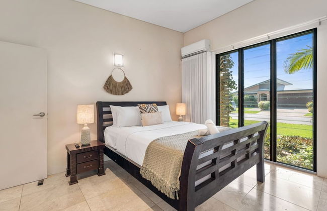 Water-front Paradise Pool - BBQ - Balcony Dining - Foto 58