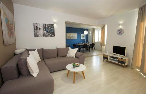 Guest house LUCIJA with swimming pool - Photo 2