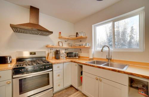 Walk to Kenai River Forested Fishermans Cabin! - Foto 15