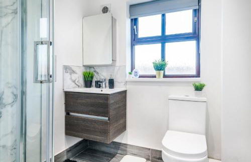 Free parking, Private Garden and Netflix, Charming Elegant 2 bedroom House Nottingham - Photo 10