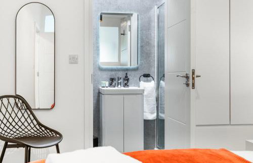 Potters Bar 2 Bed Apartment - Free Parking - Private Bathroom - Long Stay Ideal for Contractors - Foto 20