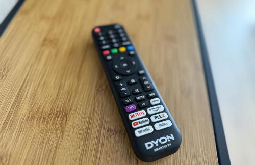 ImmoStay G#1 Ferienhaus - Parken & WiFi, 2 Balkone und 2 Bäder,4K - Foto 28