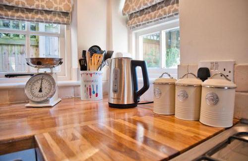 Hollyhocks 2 Bedroom House with Extra Sleeping Option - Wiltshire - Foto 17