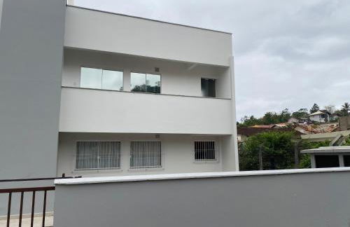 Apartamento Completo 2 Quartos com AC em Blumenau à 10min Vila Germânica, Tv a cabo e Premiere, ideal para família, Fácil acesso para Pomerode - Foto 44