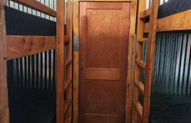 Relaxing Group Cabin with Fire Ring in Indiana - Foto 12