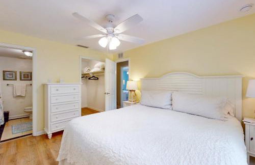 Breezy Bungalow - Photo 14