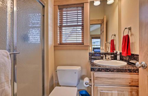 Fish, Hike and Ski Riverfront Granby Cabin! - Foto 18