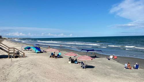 COFFEE on THE BEACH WINE on THE MARSH DOCK - Foto 2
