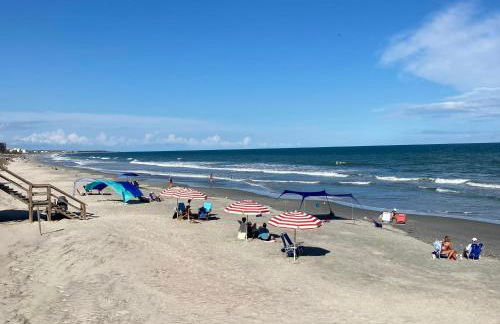COFFEE on THE BEACH WINE on THE MARSH DOCK - Foto 2