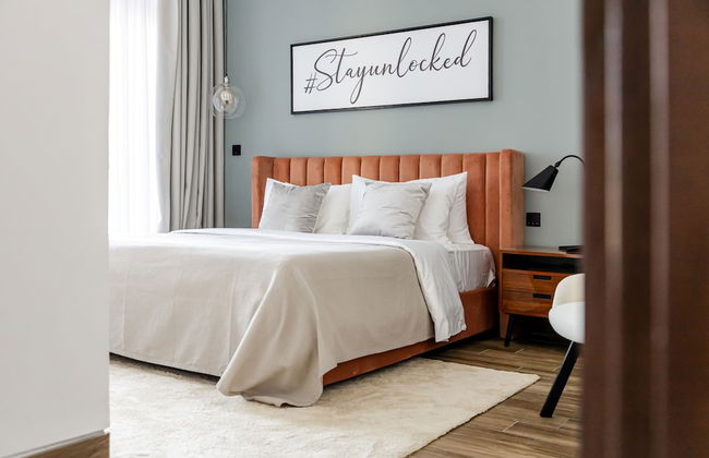 Unlock J One - Photo 6