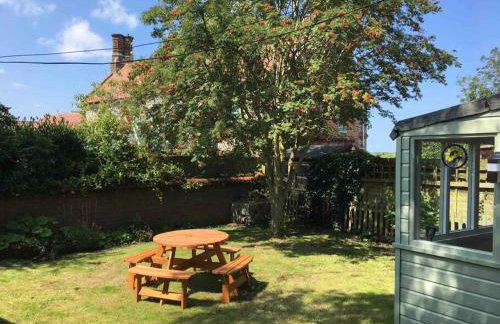 Corner Cottage - base for exploring North Norfolk - Photo 26