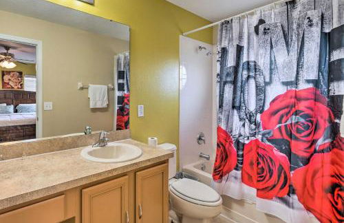 Spacious Family Home with Spa in Davenport! - Photo 29