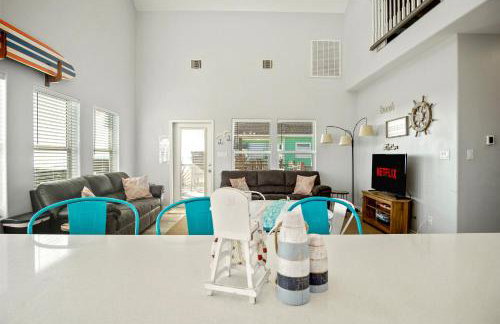Views! Beachside, Hot Tub, Arcade, Family Beach Retreat with Fun for Every Age! - Foto 11