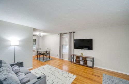 2 Mi to Lake Erie Home with Yard in Euclid! - Foto 6