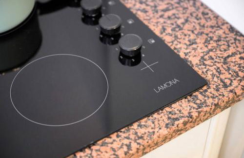 Metrolink Steps Away • Fast City & Airport Links - Foto 45