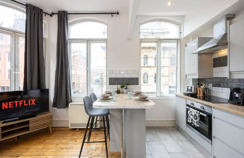2 Bed City Centre Flat Sleeps 6 - Foto 3