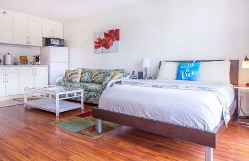 Tropical Studios at Marine Surf Waikiki - FREE PARKING - BEST LOCATION - FULL KITCHEN - SWIMMING POOL - Foto 88