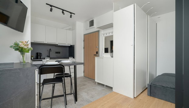 Dark Grey Apartment in Poznan by Renters - Foto 4, Servicio de comidas en la habitación